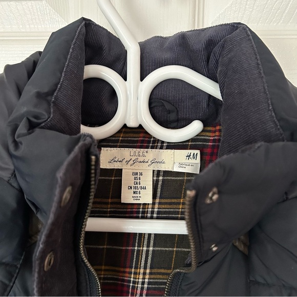 LOGG Puffer Vest - Picture 8 of 9